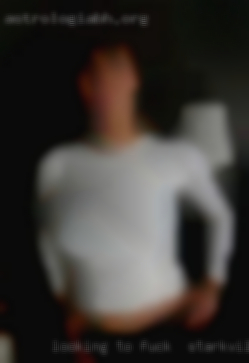 Looking to  meet a guy fuck in Starkville area to jerk with.
